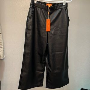 Gigi Parker NWT Ladies XS faux leather, wide leg, crop black pants